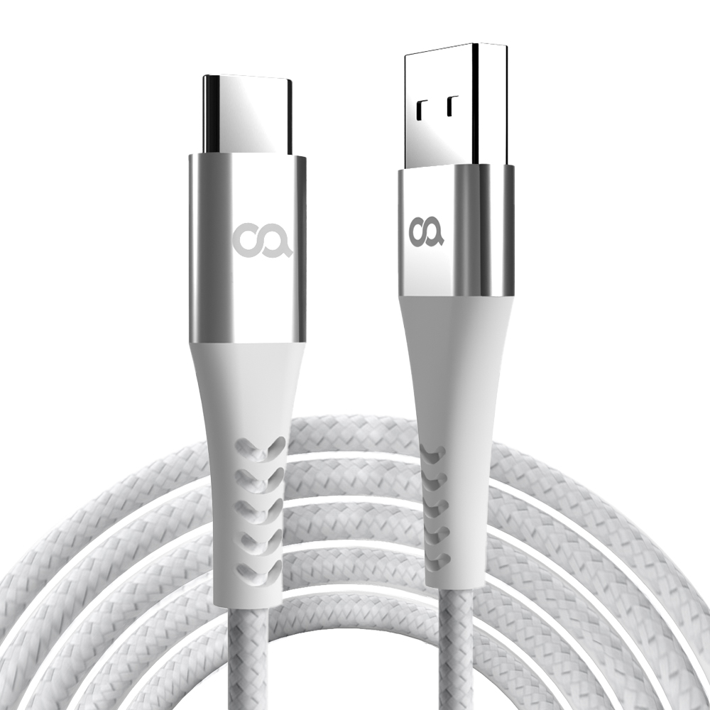 흰색과 회색 투톤 디자인의 USB A와 USB C 커넥터가 장착된 3M 케이블 전체 모습