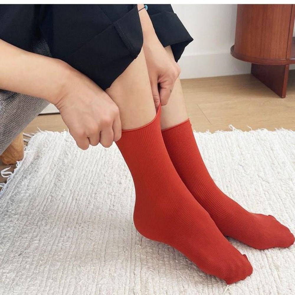 무봉제골지양말 다리얇아보이는 안흘러내리는 여름 여학생 치마 샌들 코디 이미지 6