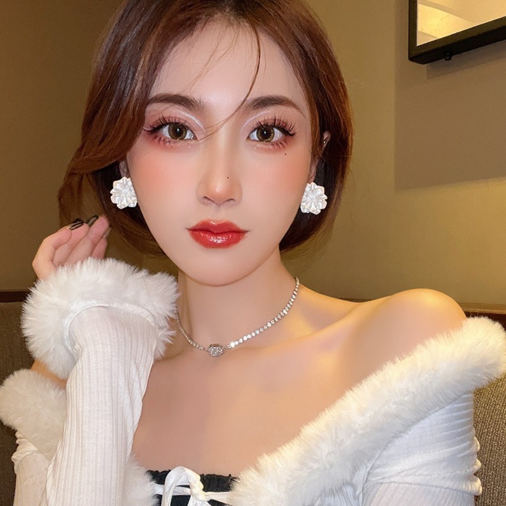 아빠하고나하고 18화 이승연 꽃 귀걸이 발레코어 러블리 옷 패션 의상 닭강정 김유정 - 상세 이미지 3