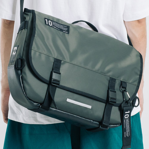 [핍스] PEEPS 뉴이스트 마그네틱 메신저백(khaki grey) 학생 유스메신저백