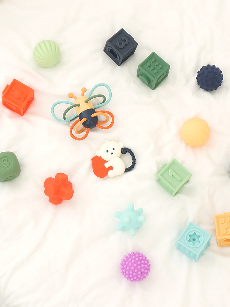 키저스 감각발달 소프트 치발기 17종 선물 세트 돌 백일 아기 신생아 공 블록쌓기 장난감