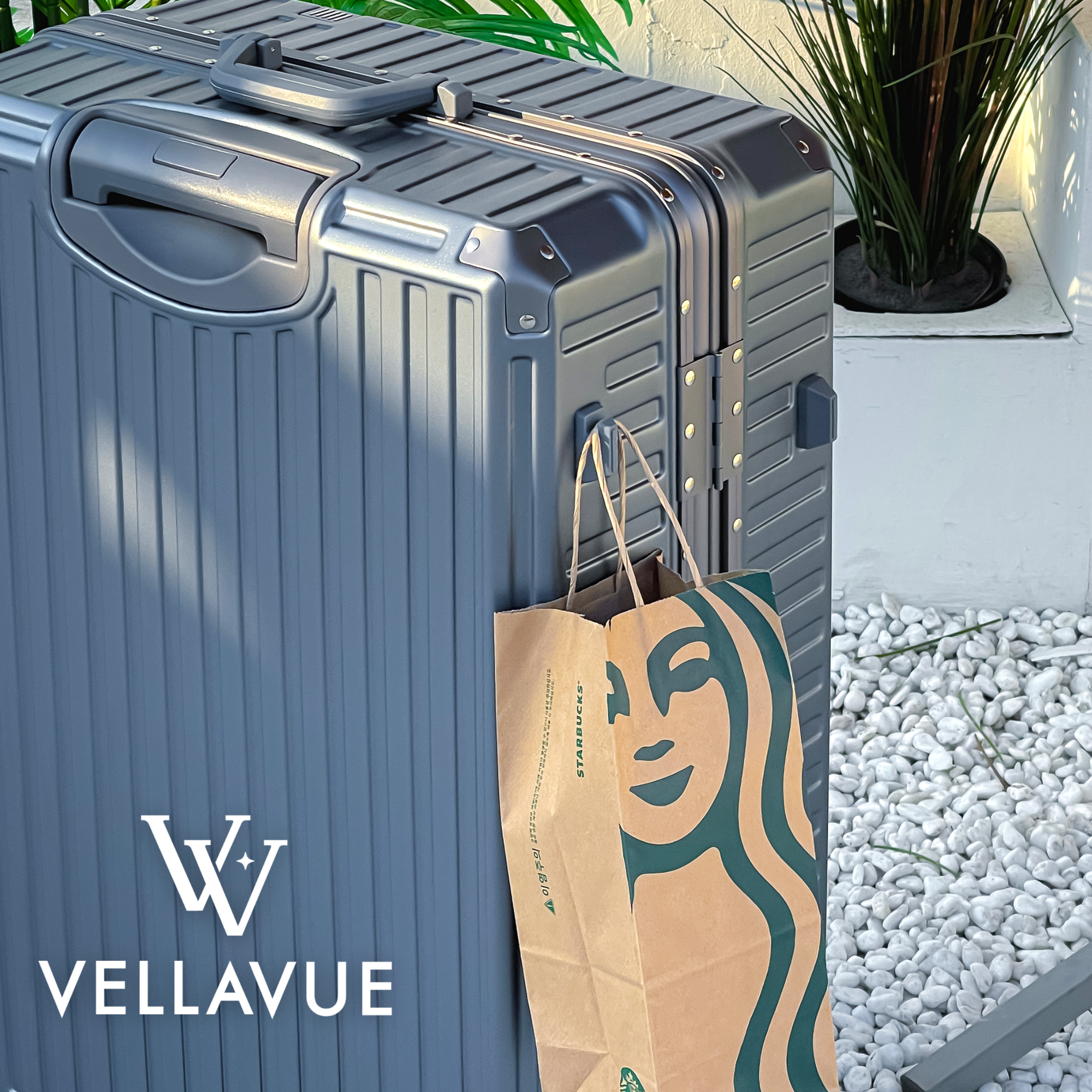 여행용캐리어 66cm(26인치) 대형 폴리카보네이트 금고형 벨라뷰 유럽여행 프리미엄 캐리어