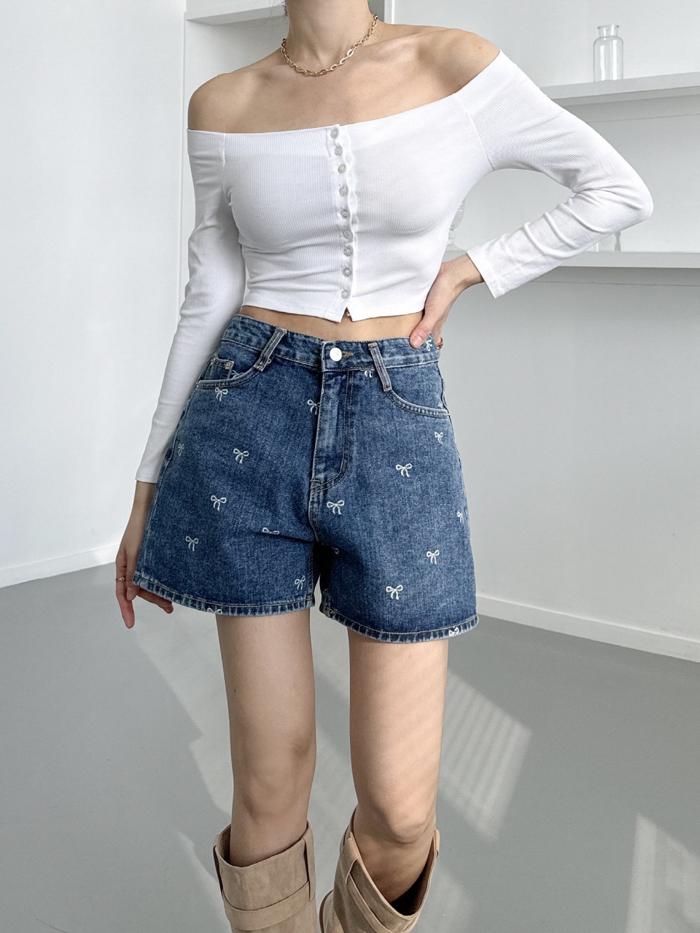 여름 여성 청반바지 3부 데님 반바지 리본 자수 쇼츠 팬츠 - 상세 이미지 3