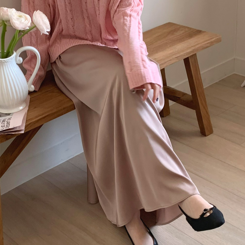 새틴 스커트 플레어 롱스커트 실크 밴딩 주름 가을 간절기룩 봄 검정 치마 이미지 8