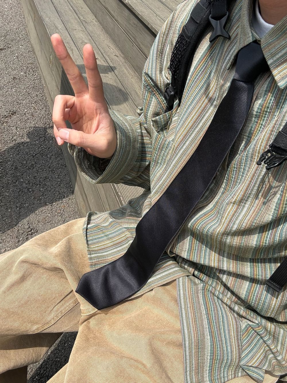 40742349170083221_974082146