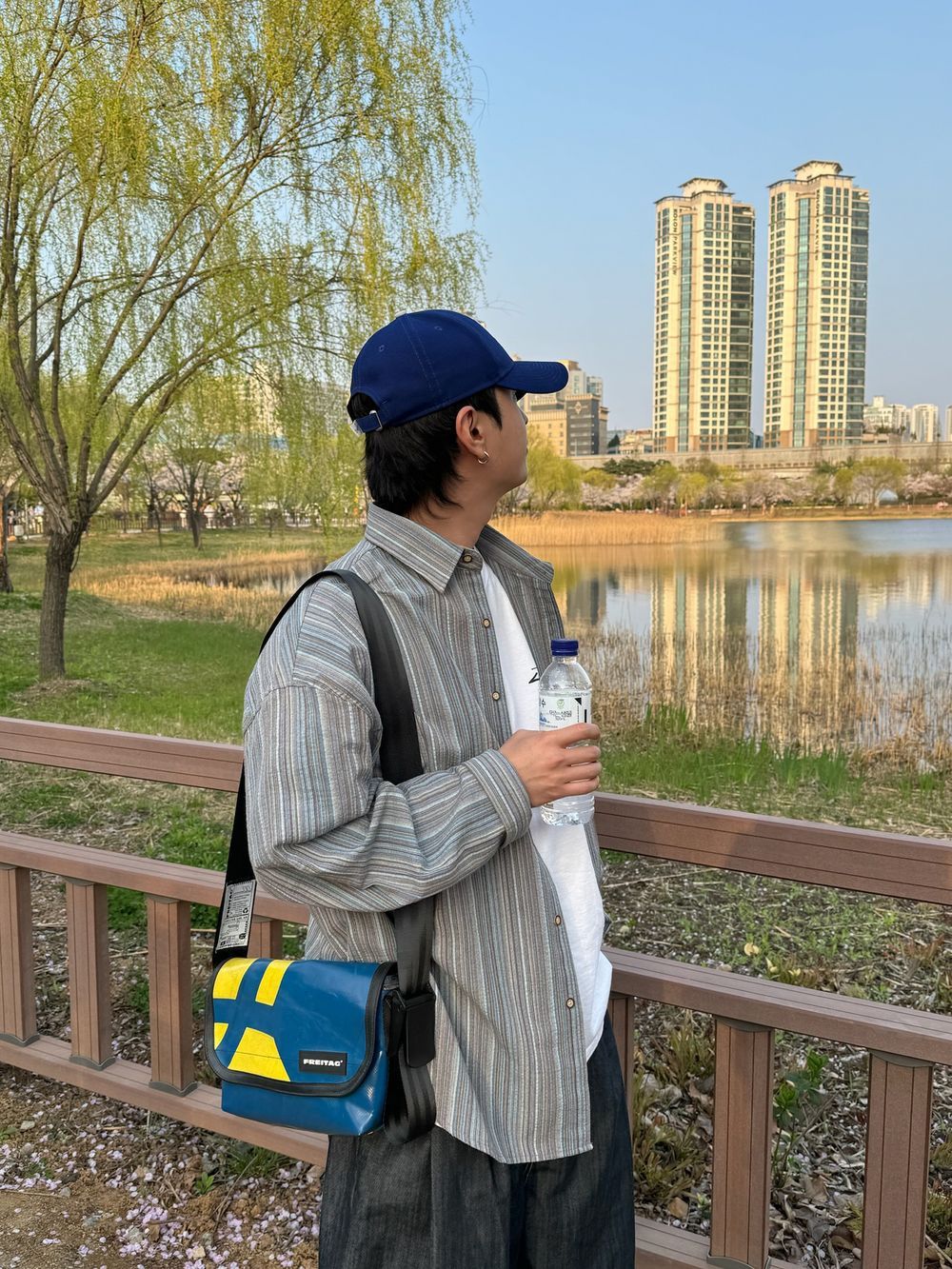 62909450022742101_1159081019