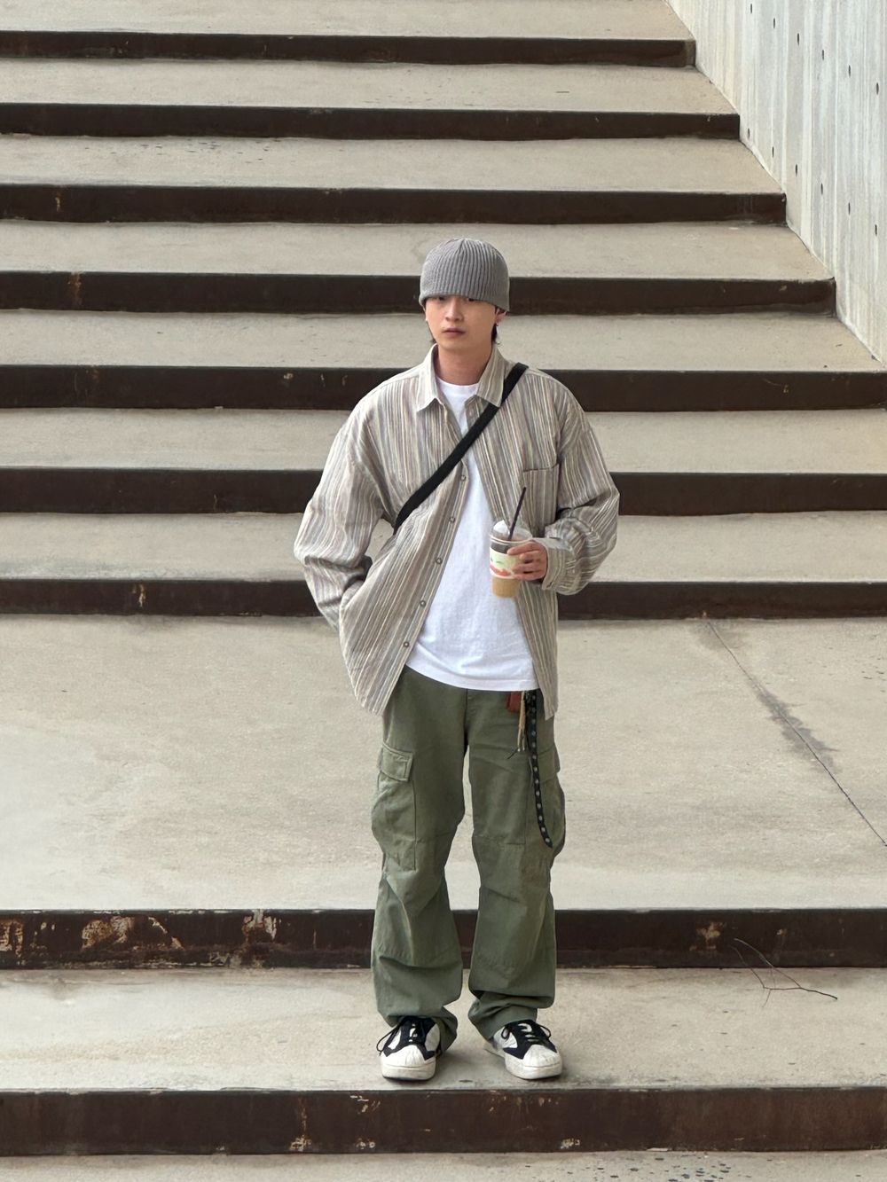 40742315666302101_496076696