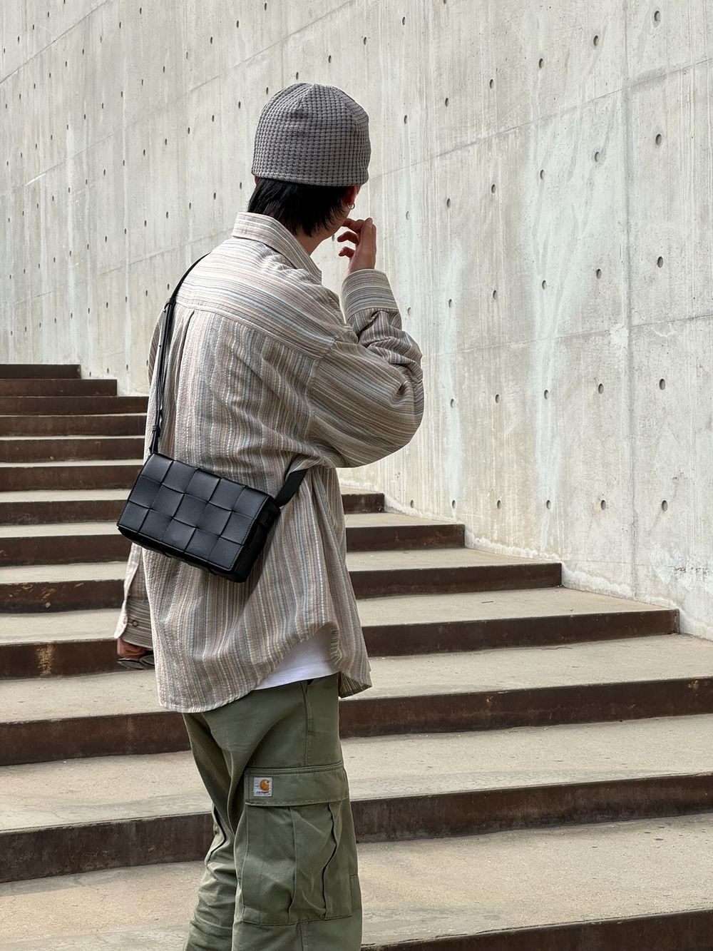 6169671842105400_166763591