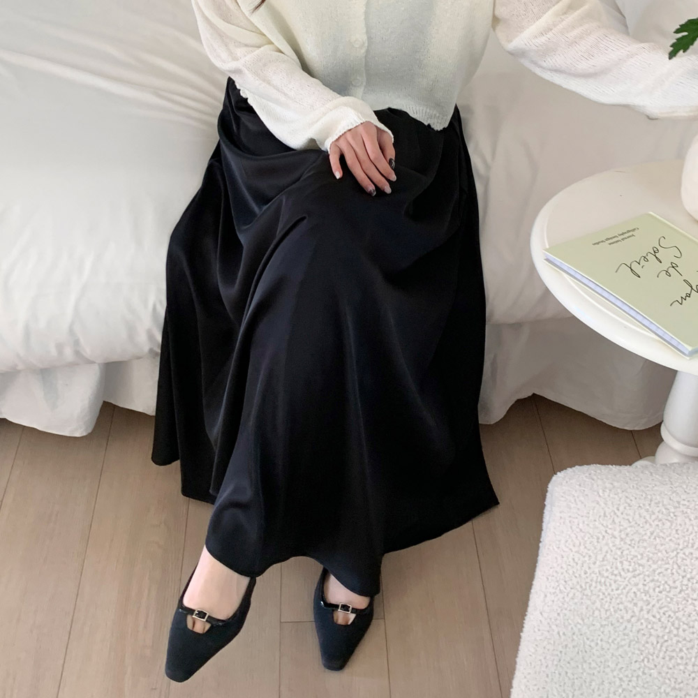 새틴 스커트 플레어 롱스커트 실크 밴딩 주름 가을 간절기룩 봄 검정 치마 - 상세 이미지 2