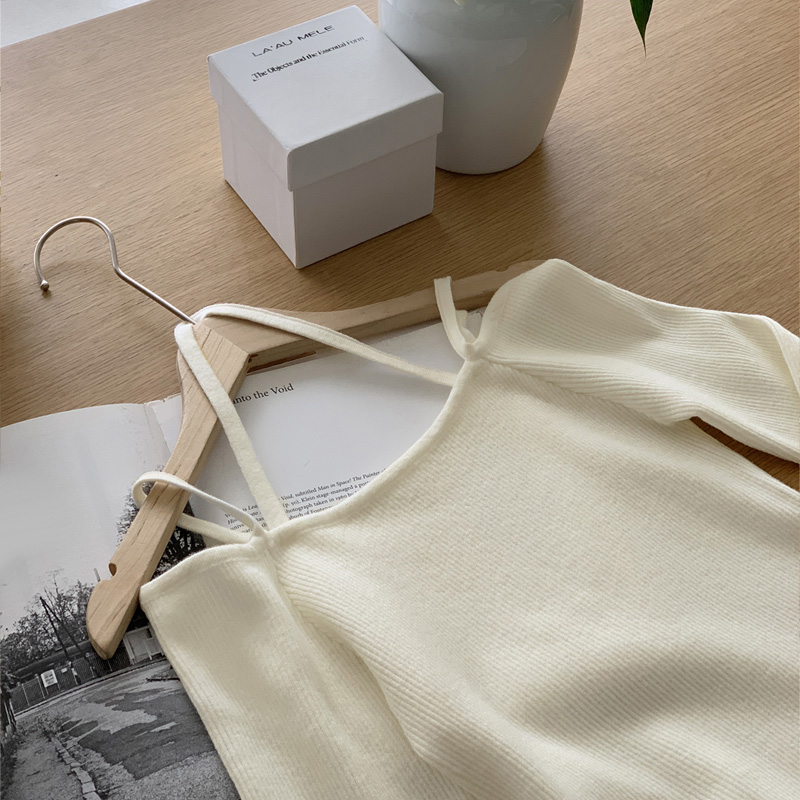 (여리핏포인트룩추천) 모드 홀터넥 스트랩 오프숄더 골지 니트 nt4481 - 상세 이미지 4