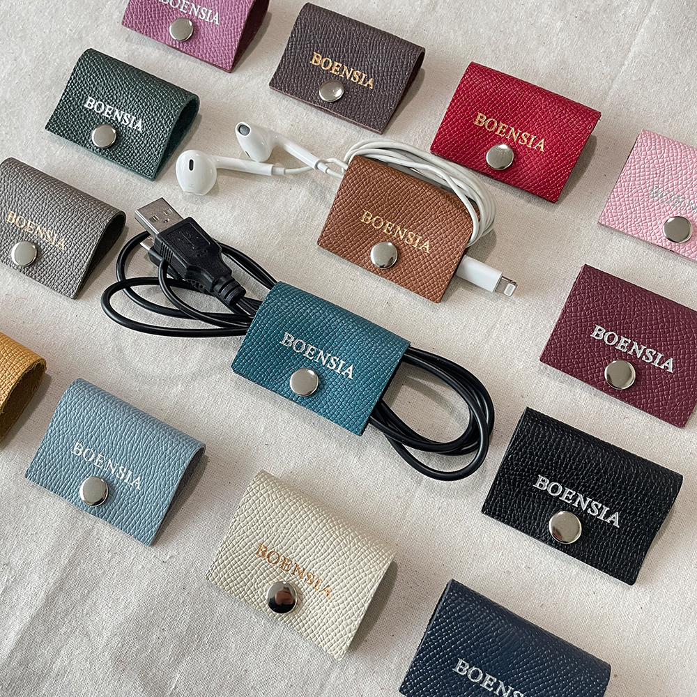 이어폰 줄감개 멀티탭 컴퓨터 USB 충전기 케이블 선정리 정리 이니셜 가죽 홀더 4개입