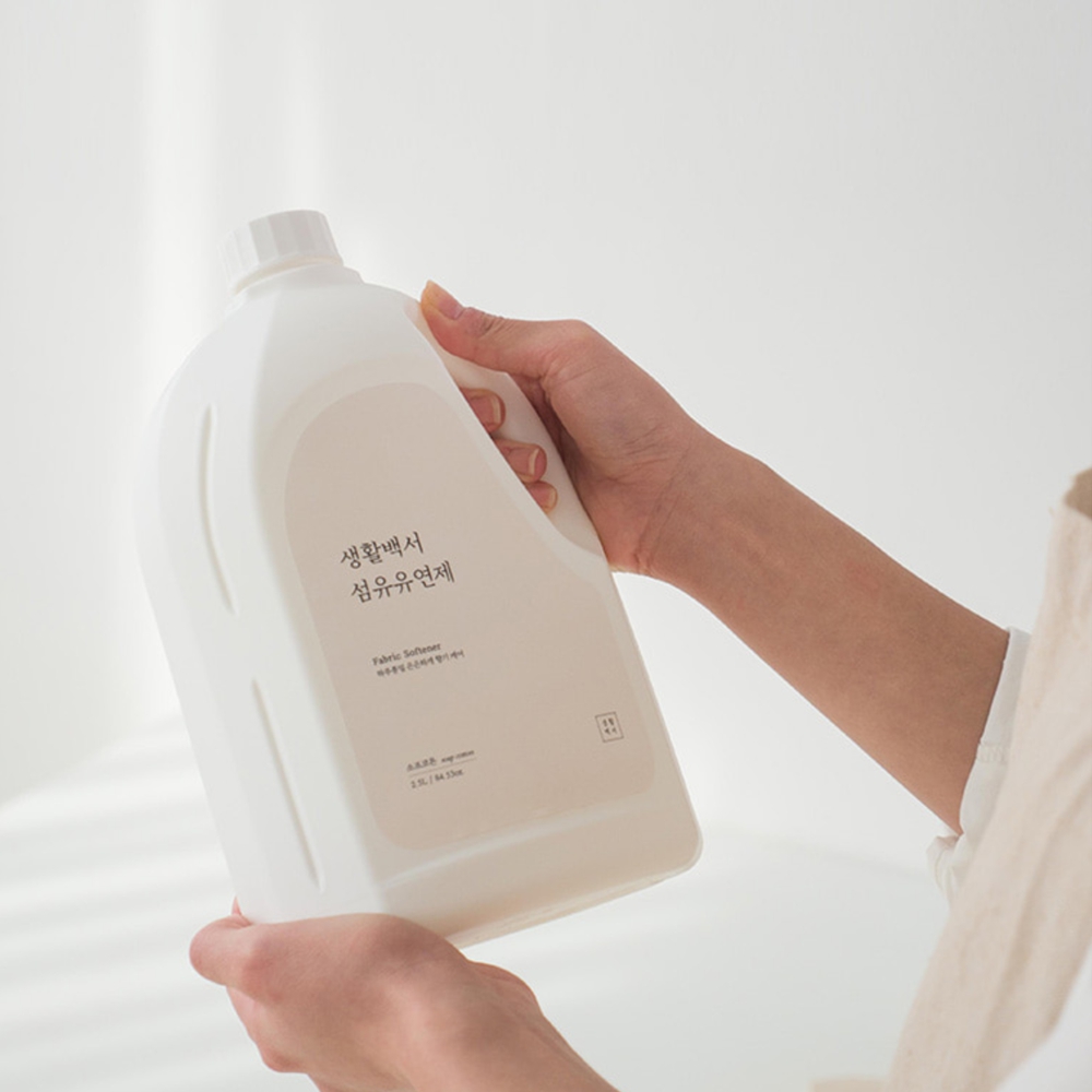 생활백서 섬유유연제 1+1 2.5L 비누향 - 메인 이미지