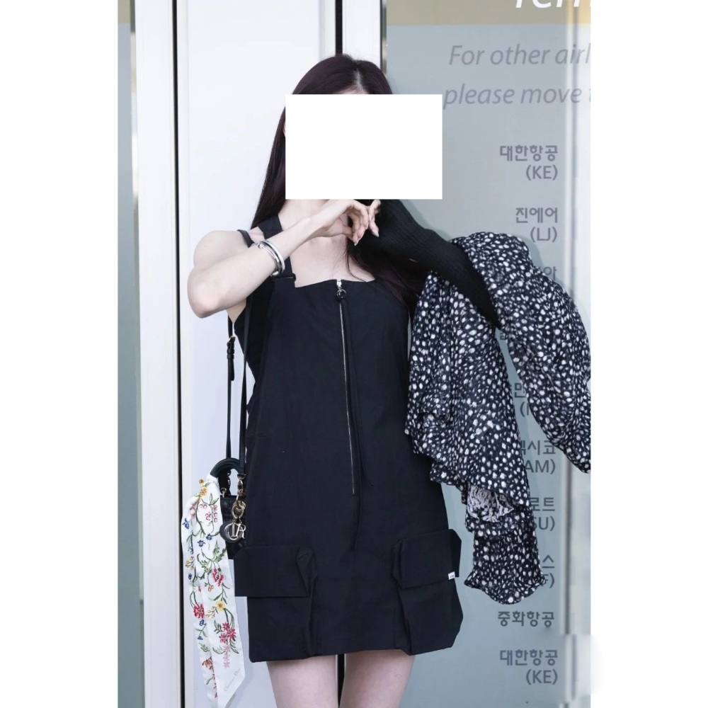 한소희 공항패션 오버롤 원피스 힙한 모던한 옷 패션 의상 선재 업고 튀어 서혜원 - 상세 이미지 4