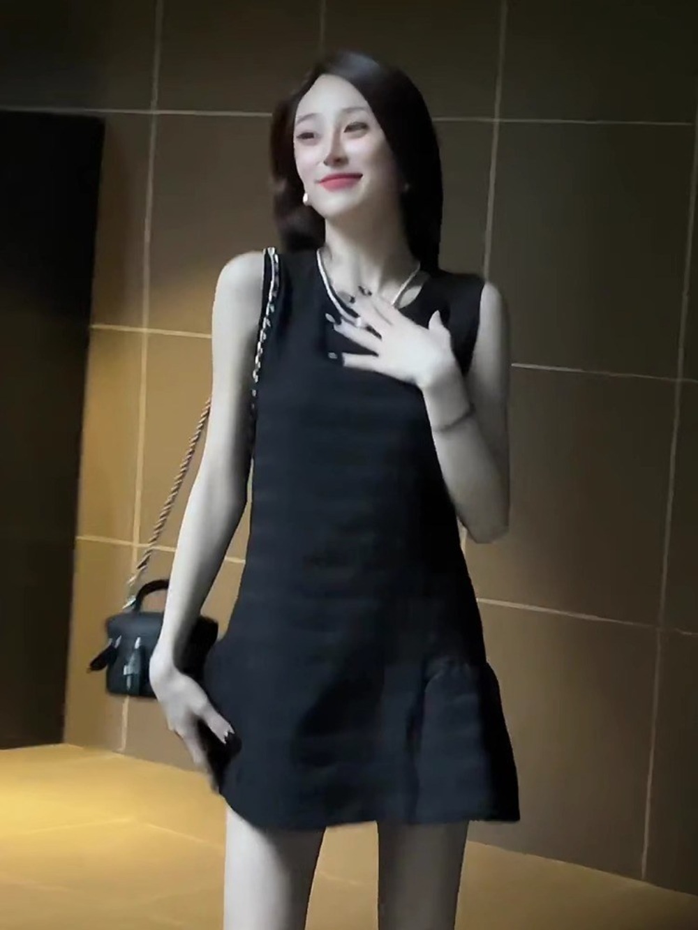 제니공항패션 제니 블랙원피스 슬림핏 린넨 옷 패션 의상 세번째 결혼 윤해영 - 상세 이미지 2