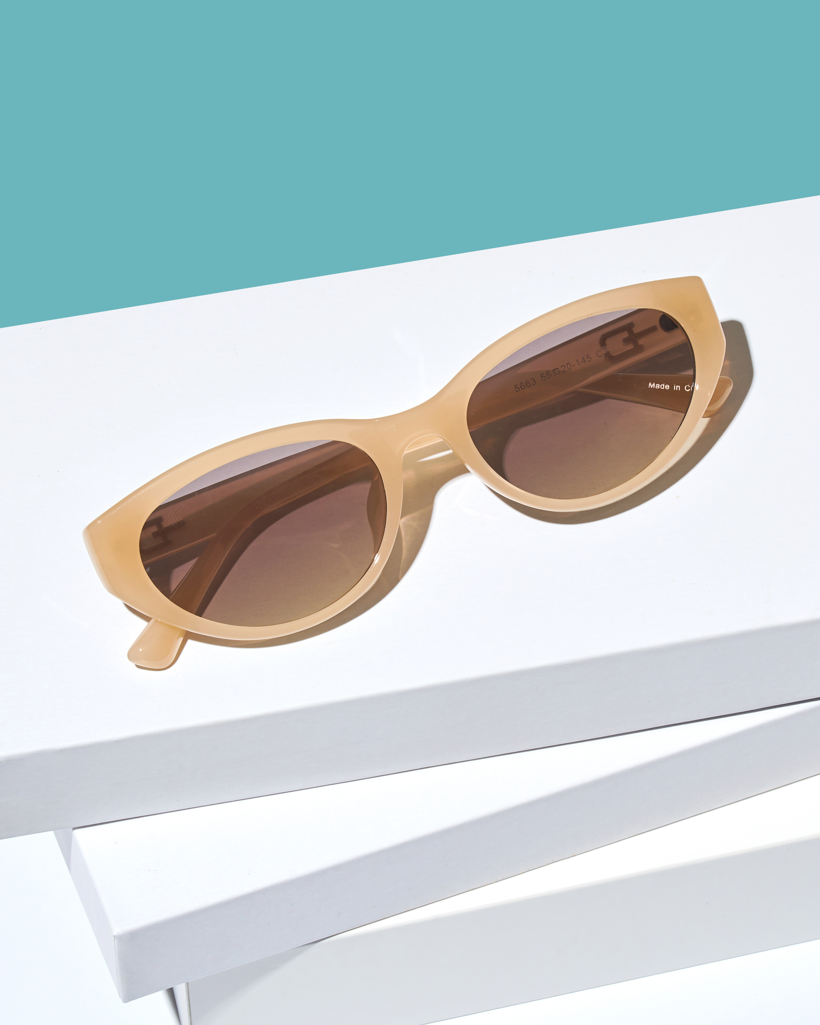 캣츠아이 가벼운 자외선차단 선글라스 블랙 카키 베이지핑크 패션