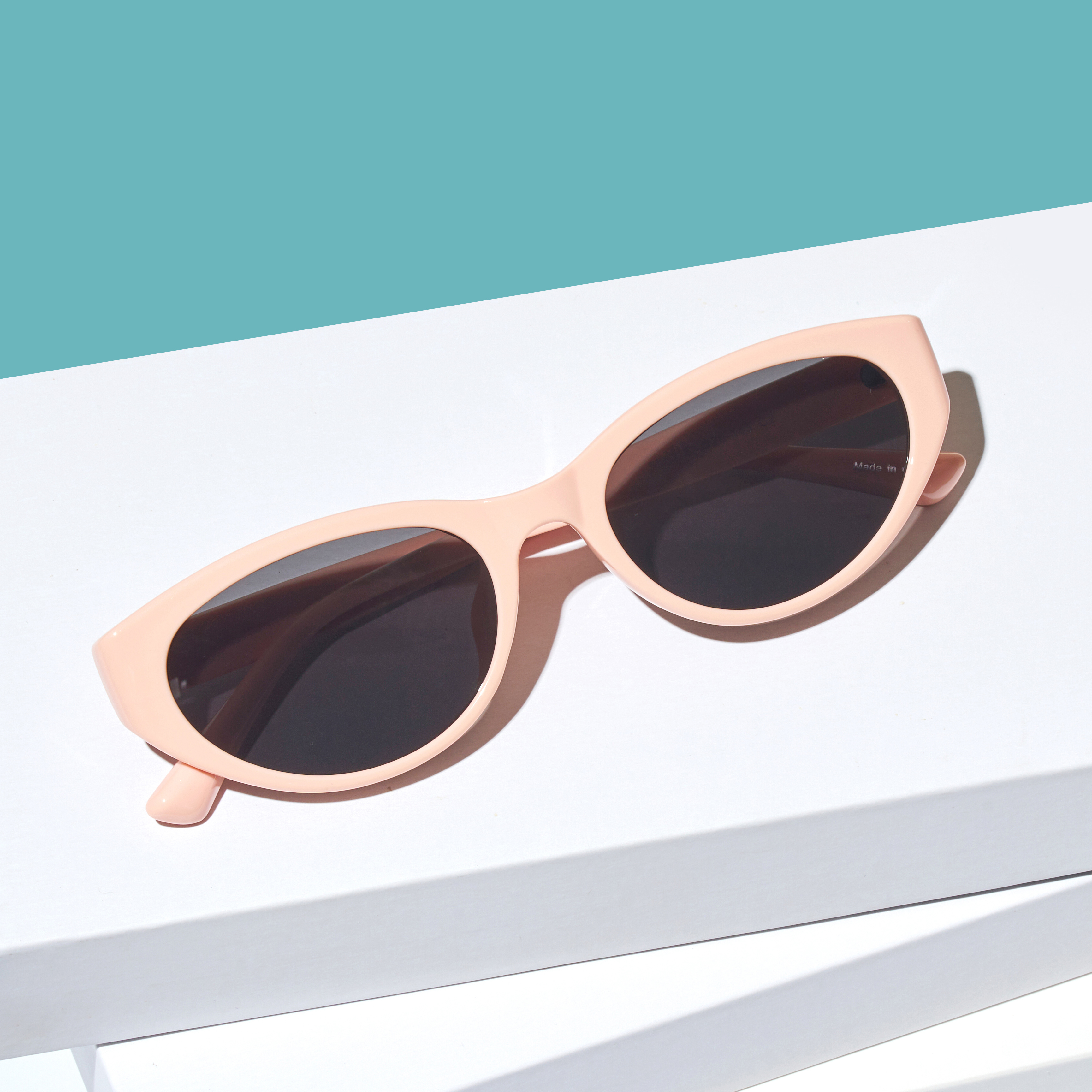 캣츠아이 가벼운 자외선차단 선글라스 블랙 카키 베이지핑크 패션