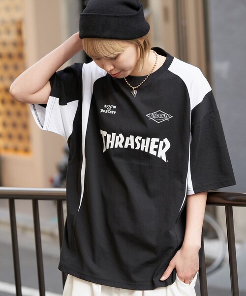 THRASHER x PUBLUX 퍼블럭스 슬러셔 별주 브랜드 로고 게임 티 화이트 블랙 - 메인 이미지