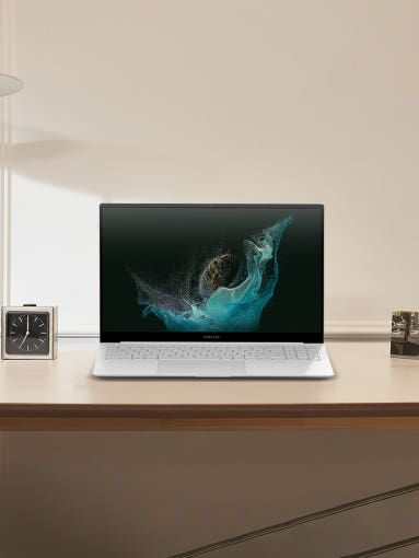 [삼성 갤럭시북 프로 Ultra 7 모델의 키보드와 디스플레이]