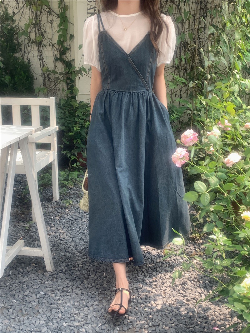 이퓨 데님 브이넥 뷔스티에 셔링 스모크밴딩 나시 봄 여름 가을 롱원피스