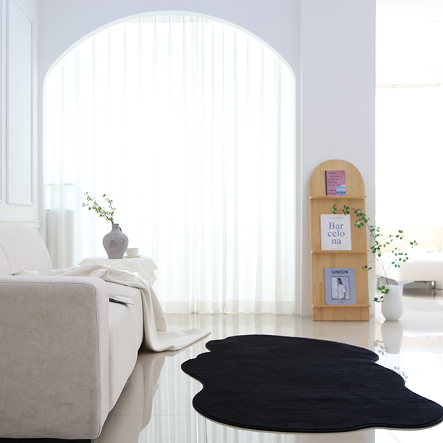 [썸띵] 비정형 사계절 먼지없는 단모 러그 거실카페트 포인트 워셔블 블랙120x170