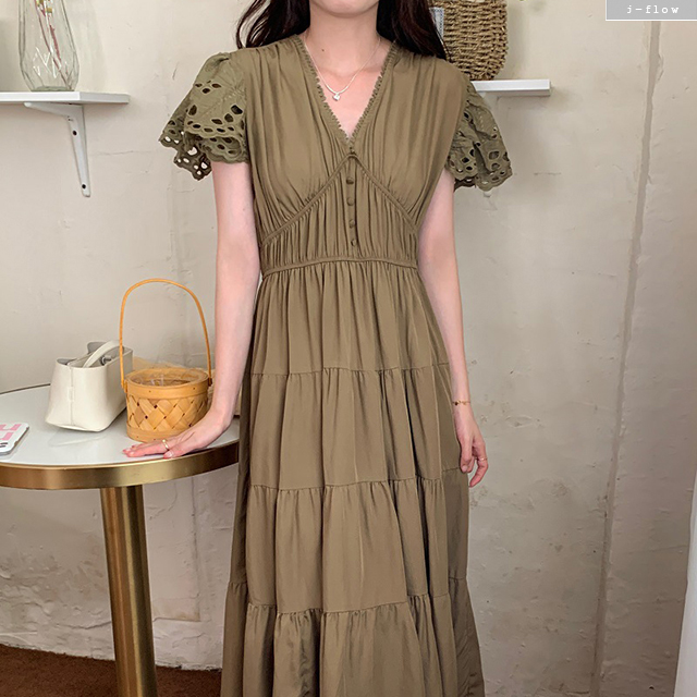 웨어유 브이넥 자수 러플 코튼 맥시 롱 원피스 2col 여름 허리밴딩 펀칭 제이플로우 이미지 8
