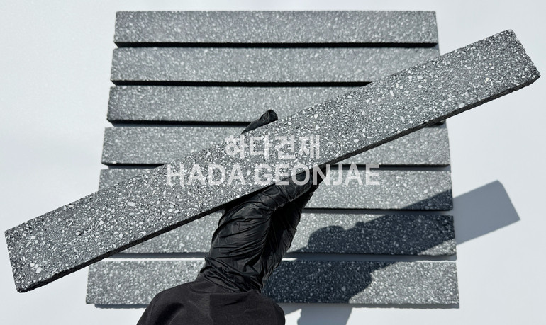 모노타일 롱브릭 490x53x17T 블랙 / 하다건재 와이드벽돌타일