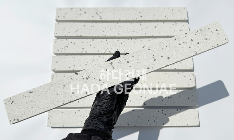 모노타일 롱브릭 490x53x17T 화이트 / 하다건재 와이드벽돌타일