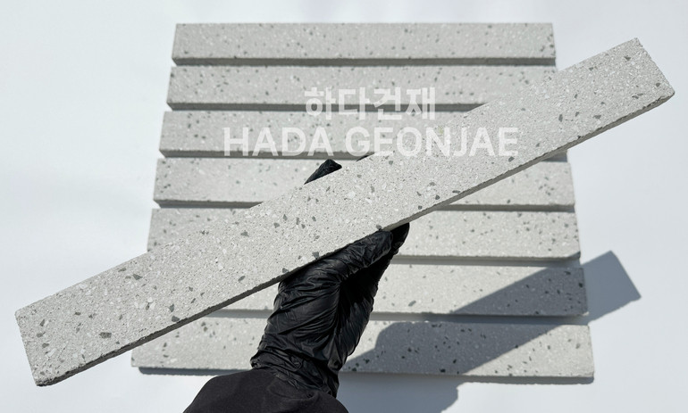 모노타일 롱브릭 490x53x17T 그레이 / 하다건재 와이드벽돌타일