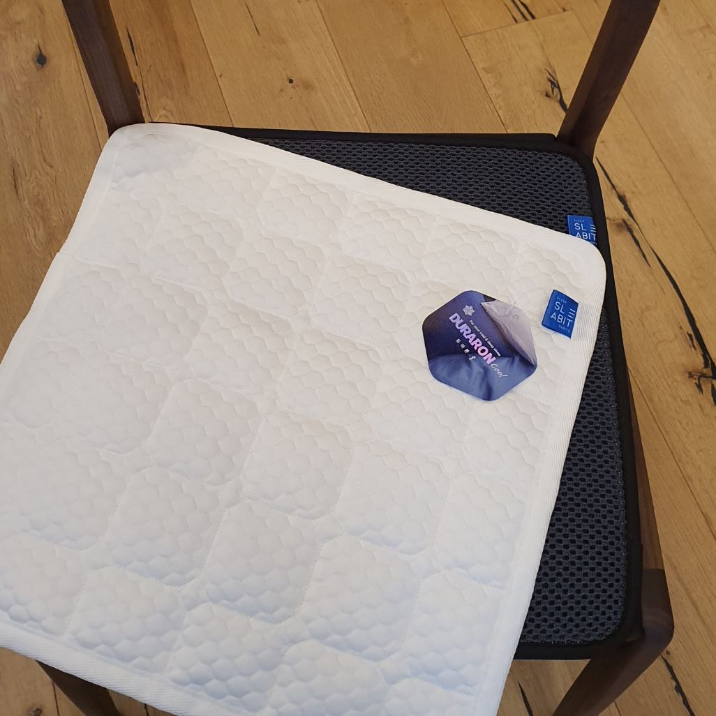 슬래빗 냉감방석 쿨링 쿨 시원한 의자 얼음 여름 듀라론방석