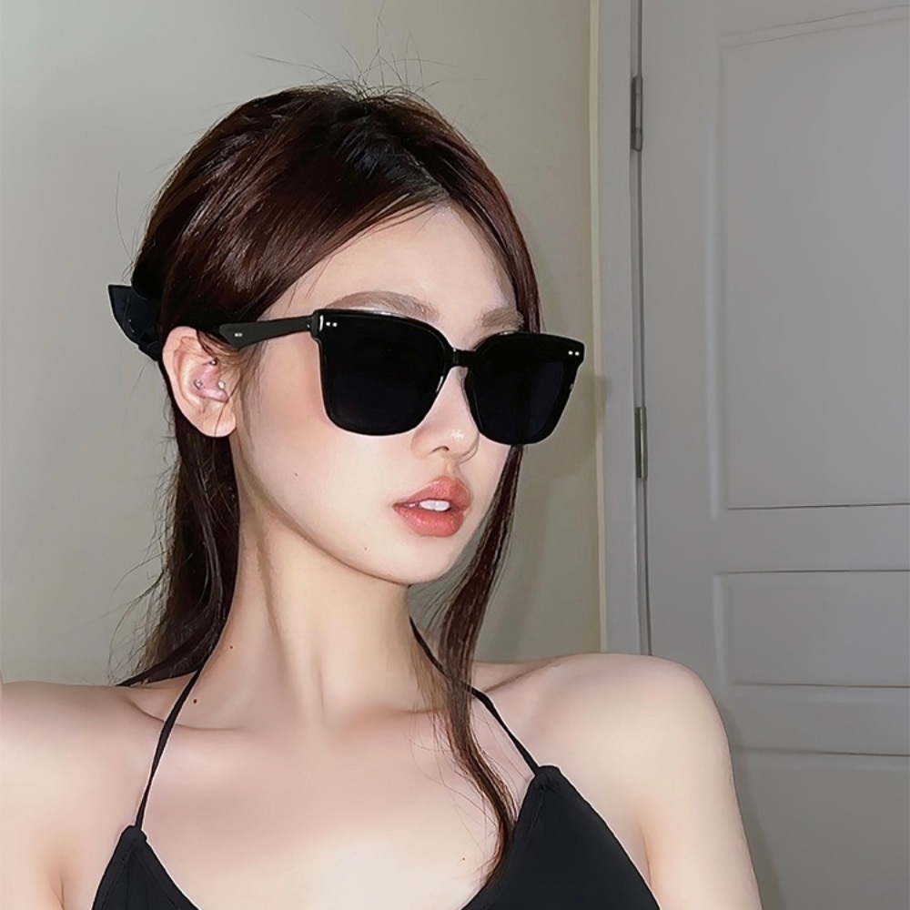 미녀와 순정남 9회 임수향 박도라 선글라스 여름 휴양지룩 - 메인 이미지