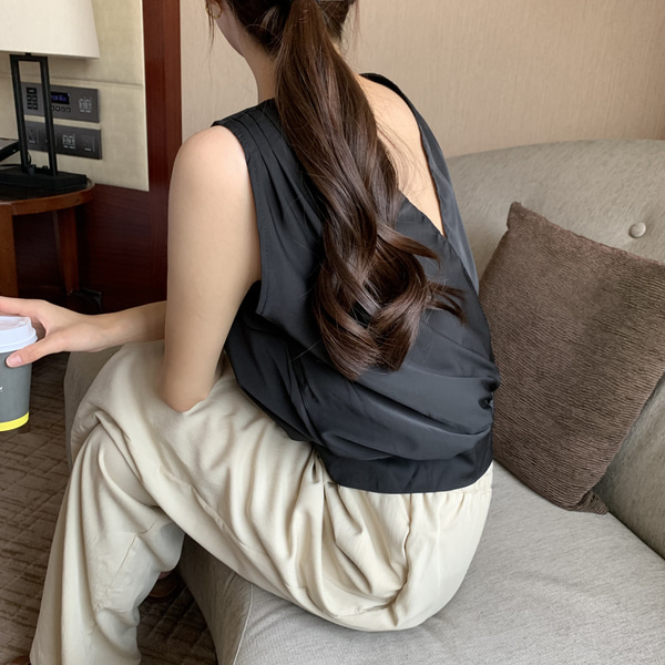 까브 랩 슬리브리스 백트임 랩 셔링 보트넥 백리스 반전 투웨이 민소매 나시 블라우스 - 상품 이미지