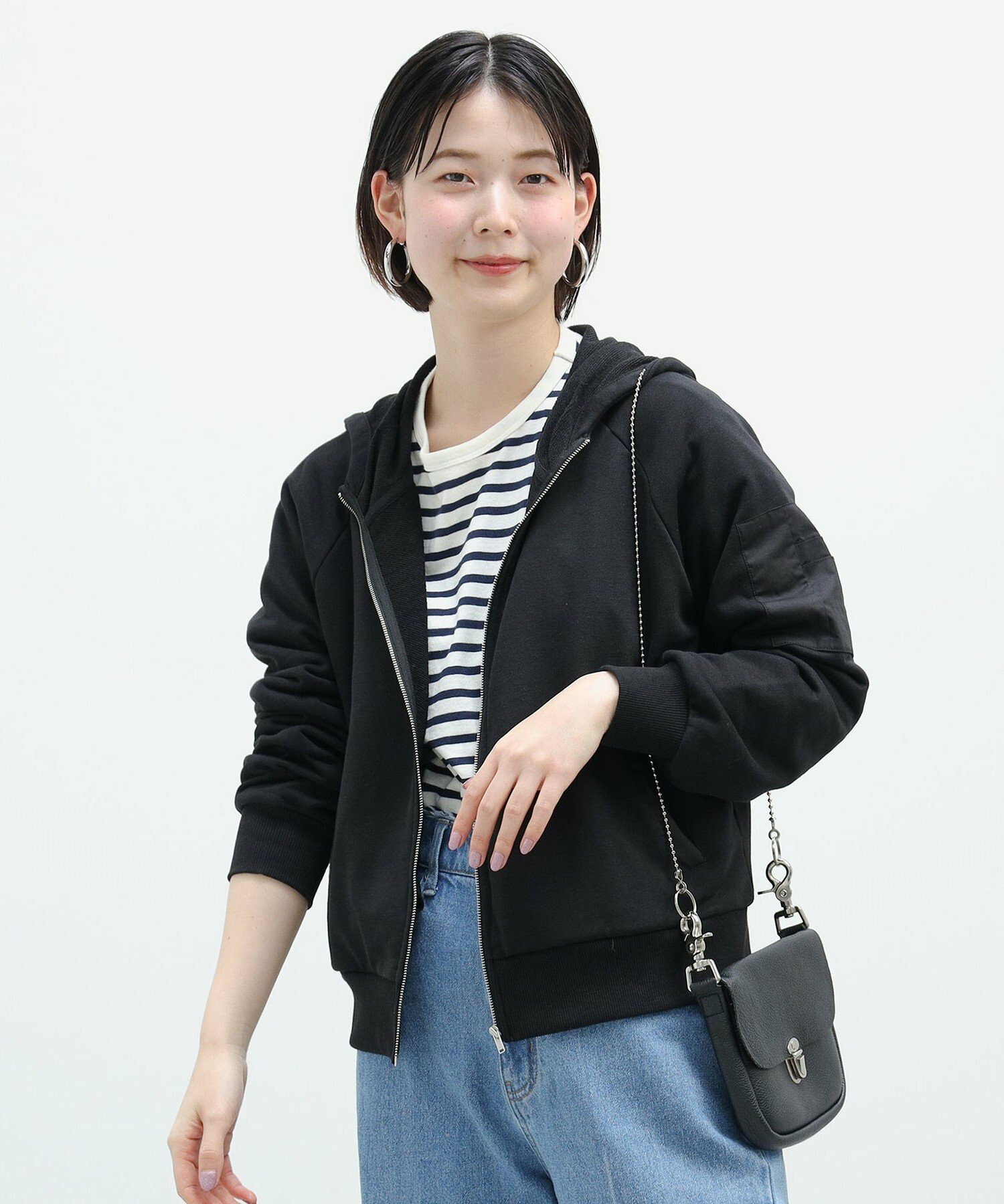 빔즈 하트MA-1 지퍼 여성 캐주얼 긴팔 스탠다드핏 후드집업 - 메인 이미지