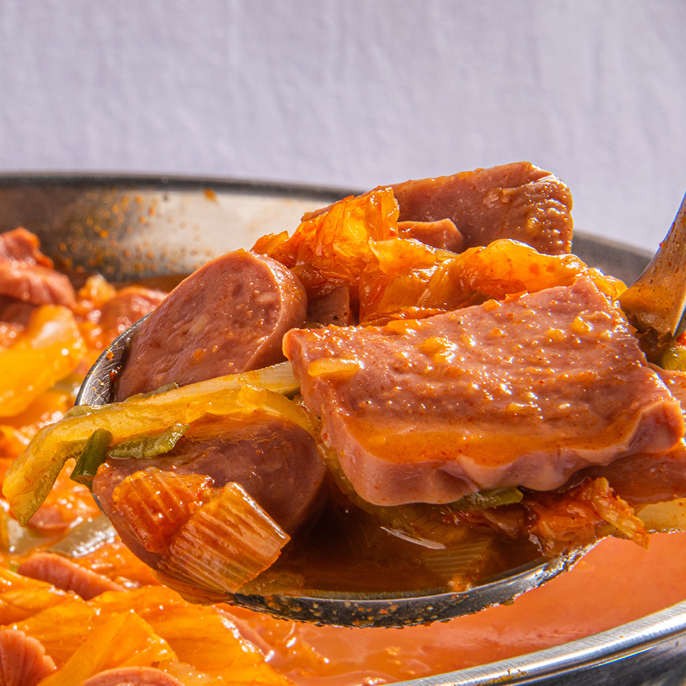 [의정부 부대찌개] 얼큰한 스팸 부대찌개 / 채소, 콩, 라면사리포함 냉장밀키트 - 상세 이미지 5