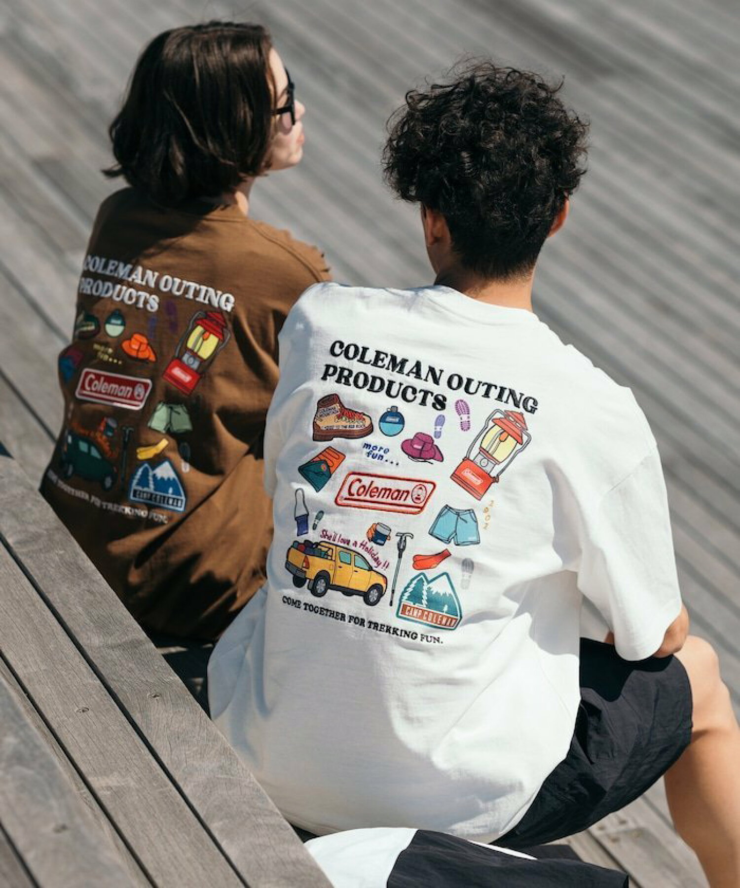 Coleman x 프릭스스토어 별주 백프린트 반팔 라운드 프린트 티셔츠 - 메인 이미지