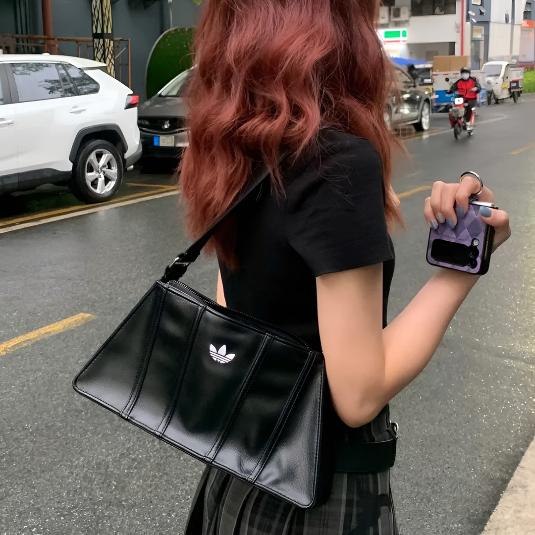 🔥!!!재입고!!!🔥 아디다스 미니 에어라이너 블랙 숄더백 크로스백 데일리백 백팩 토트백 쇼퍼백 파우치 블랙 실버 호보백 여성 여자 여름 가죽 핸드폰 휘뚜루마뚜루 가방 상세 이미지 9