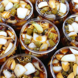 국산 양파장아찌 고추 초절임 간장절임 피클 가정식 밑반찬 맛있게 먹은 솔직 후기 - 상품 이미지 2