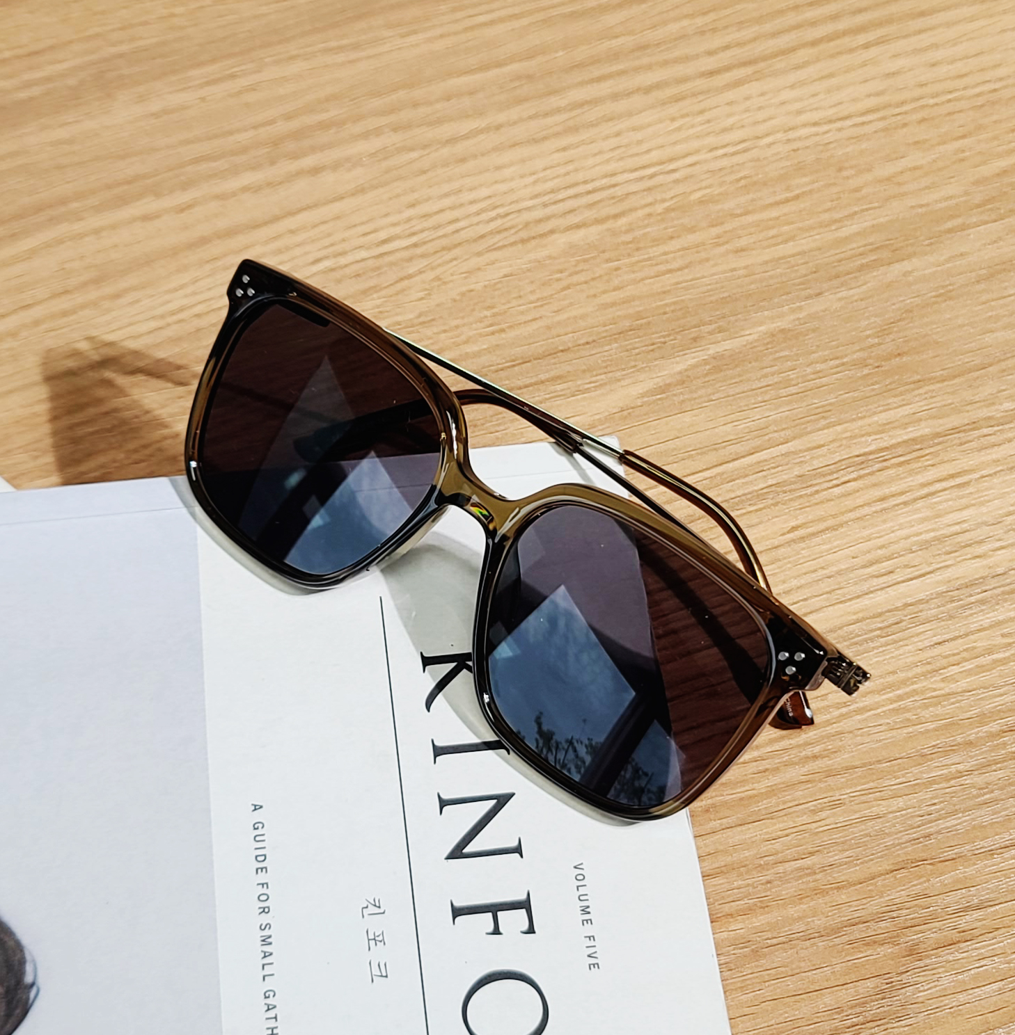 UV 자외선차단 가벼운 데일리 커플 뿔테 틴트 선글라스