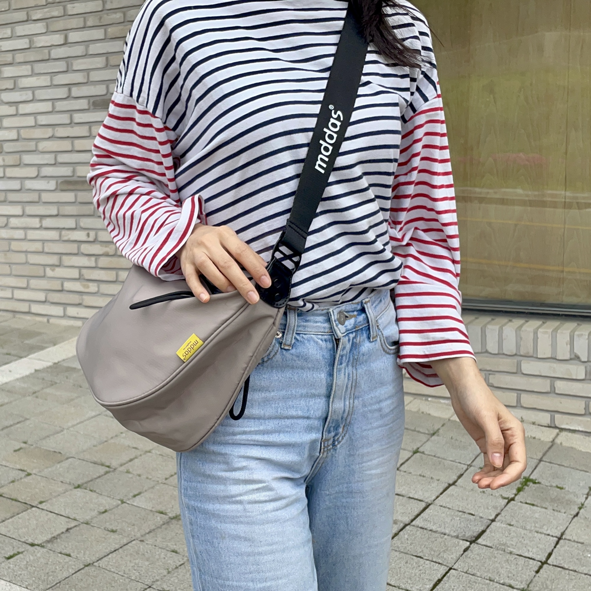 반달 여행용 크로스백 보부상 가벼운 유럽여행가방 핸드폰 도난방지 크로와상백 나일론