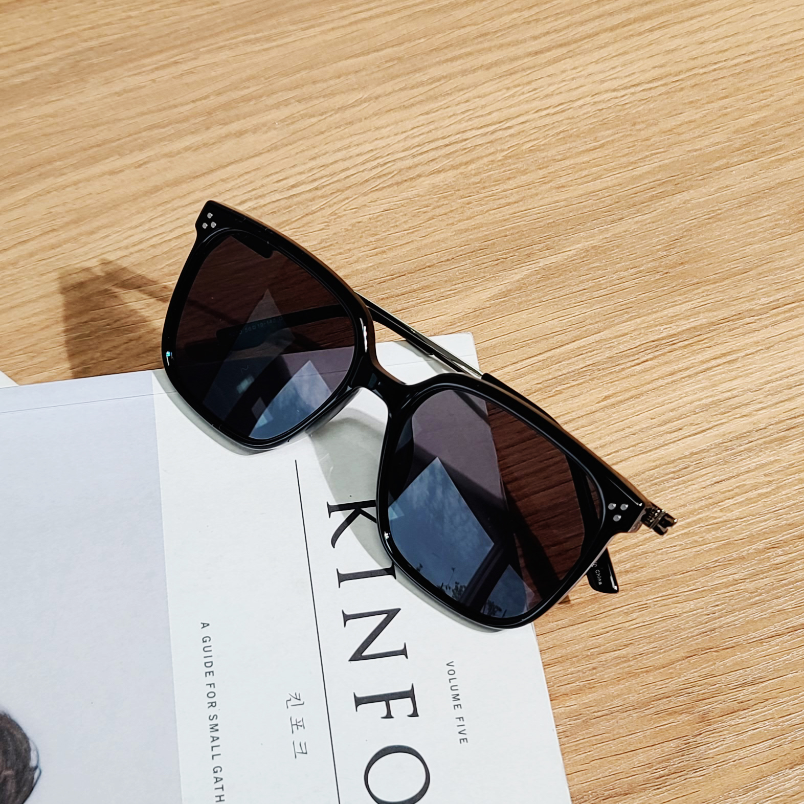 UV 자외선차단 가벼운 데일리 커플 뿔테 틴트 선글라스