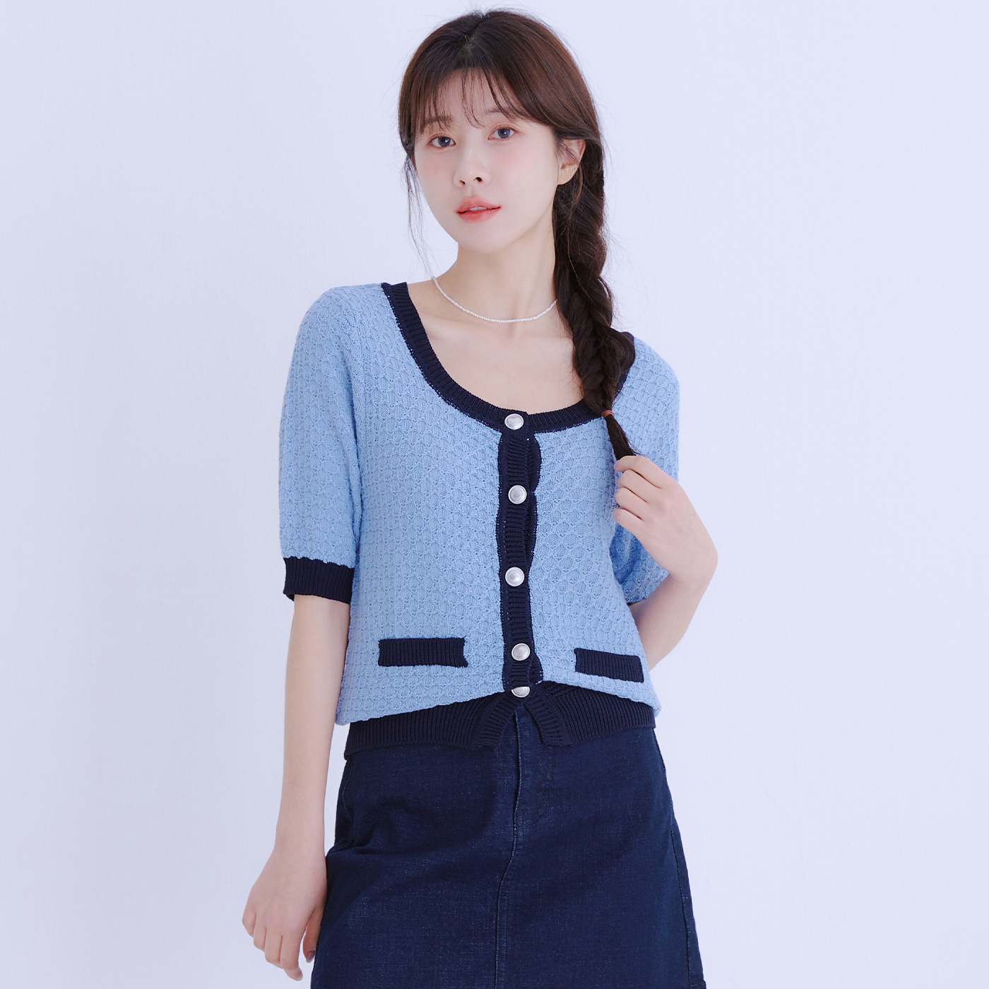 [N배송] 로엠 변형넥 배색 가디건 RMCKE25R18