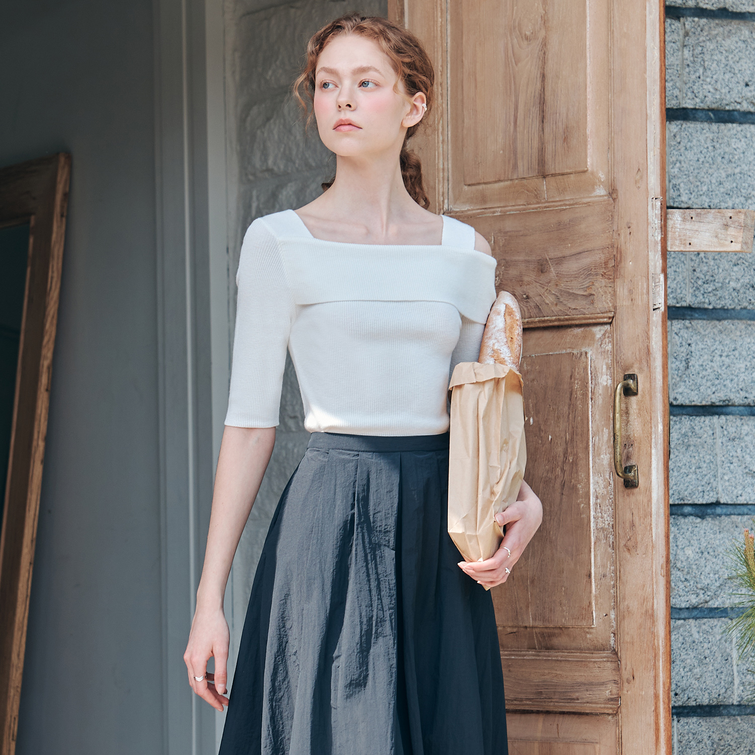 [제로스트릿][5컬러] 반팔 솔리드 오프숄더 스웨터 SHORT SLEEVE SOLID OFF SHOULDER SWEATER 이미지 3