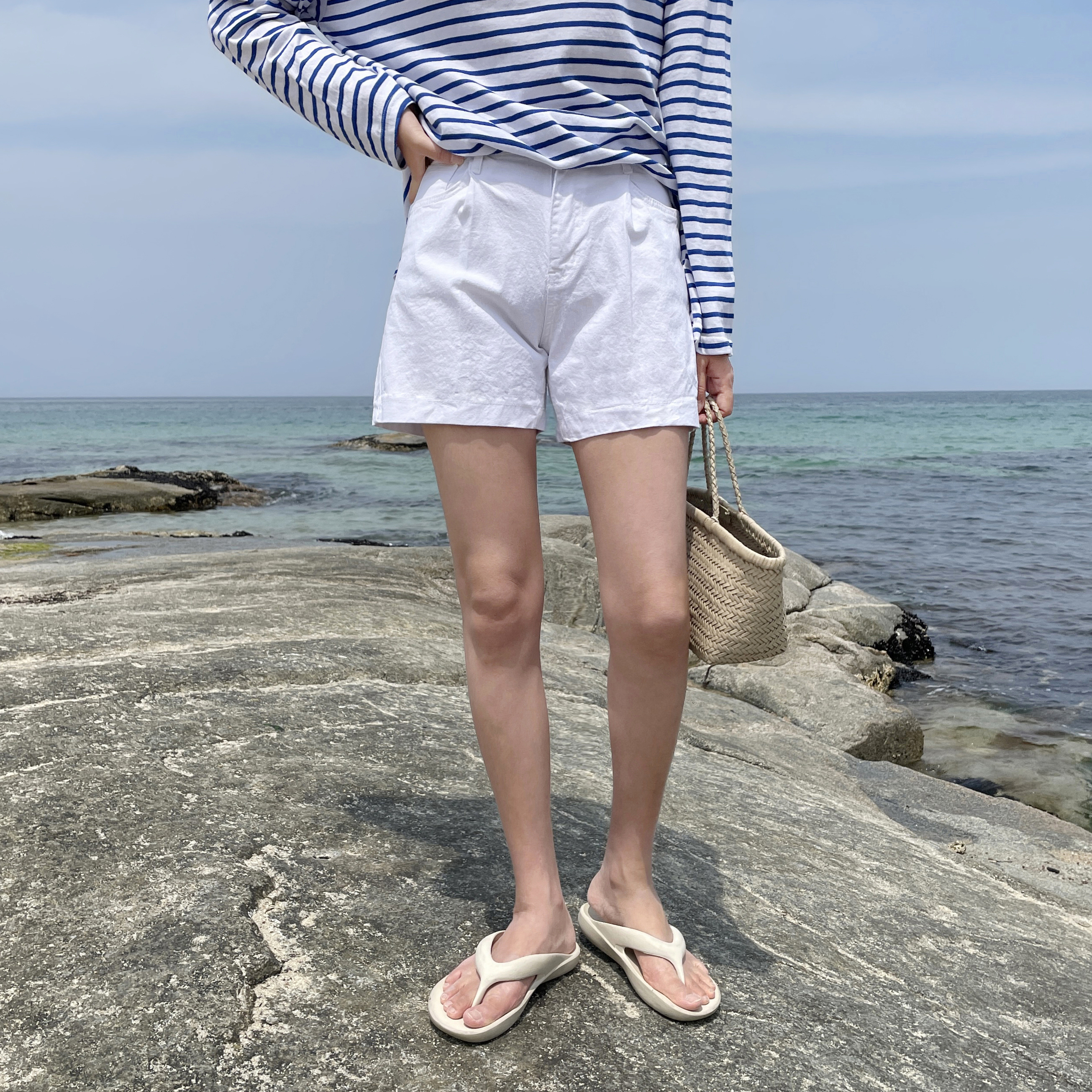 하이웨스트 핀턱 밴딩진 세미와이드 화이트 진 데님 팬츠 여성여름청바지 여성 청반바지 4부 - 상세 이미지 3