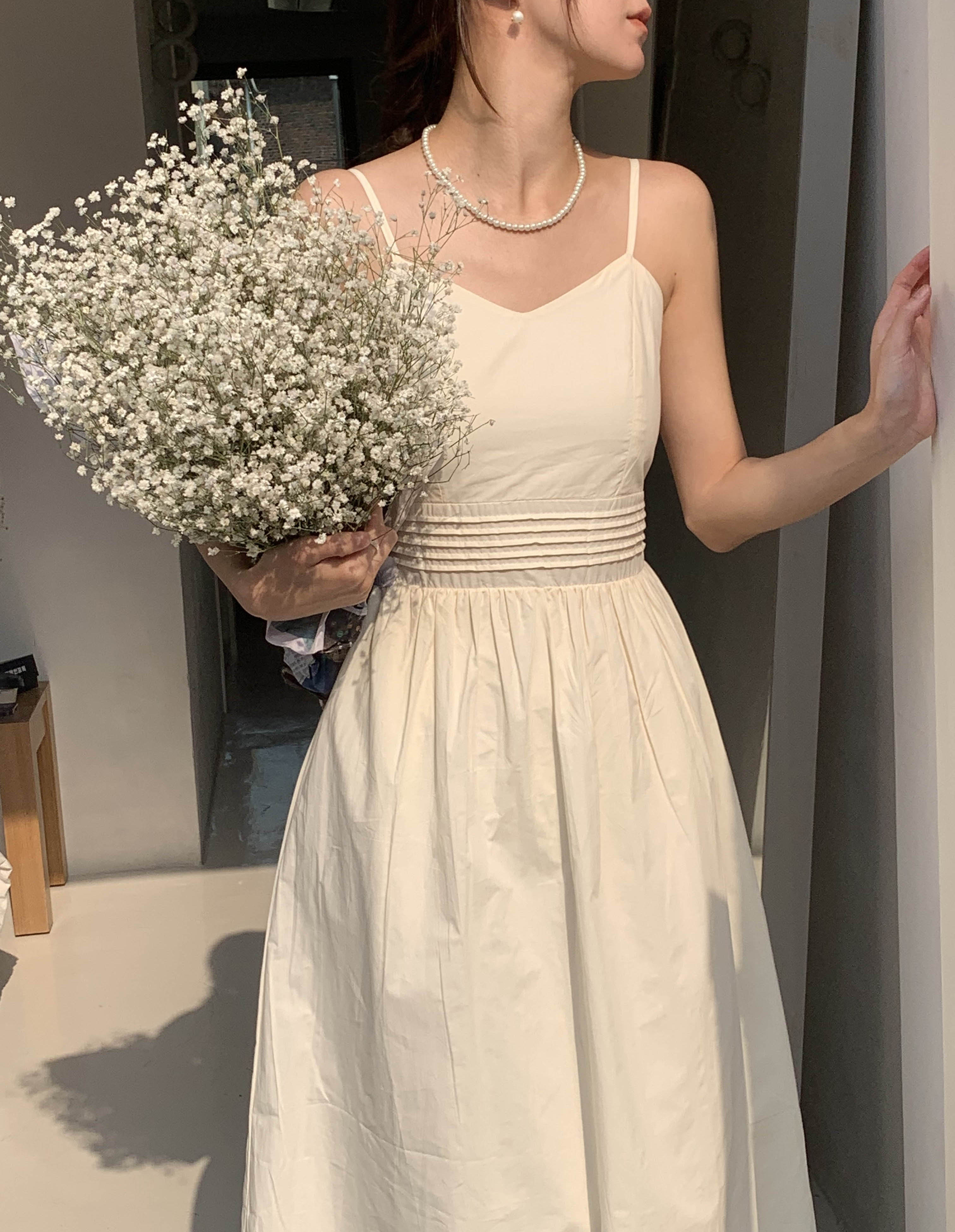 [MADE]페이지 핀턱 브이넥 뷔스티에 셔링 스모크밴딩 나시 봄 여름 가을 롱원피스