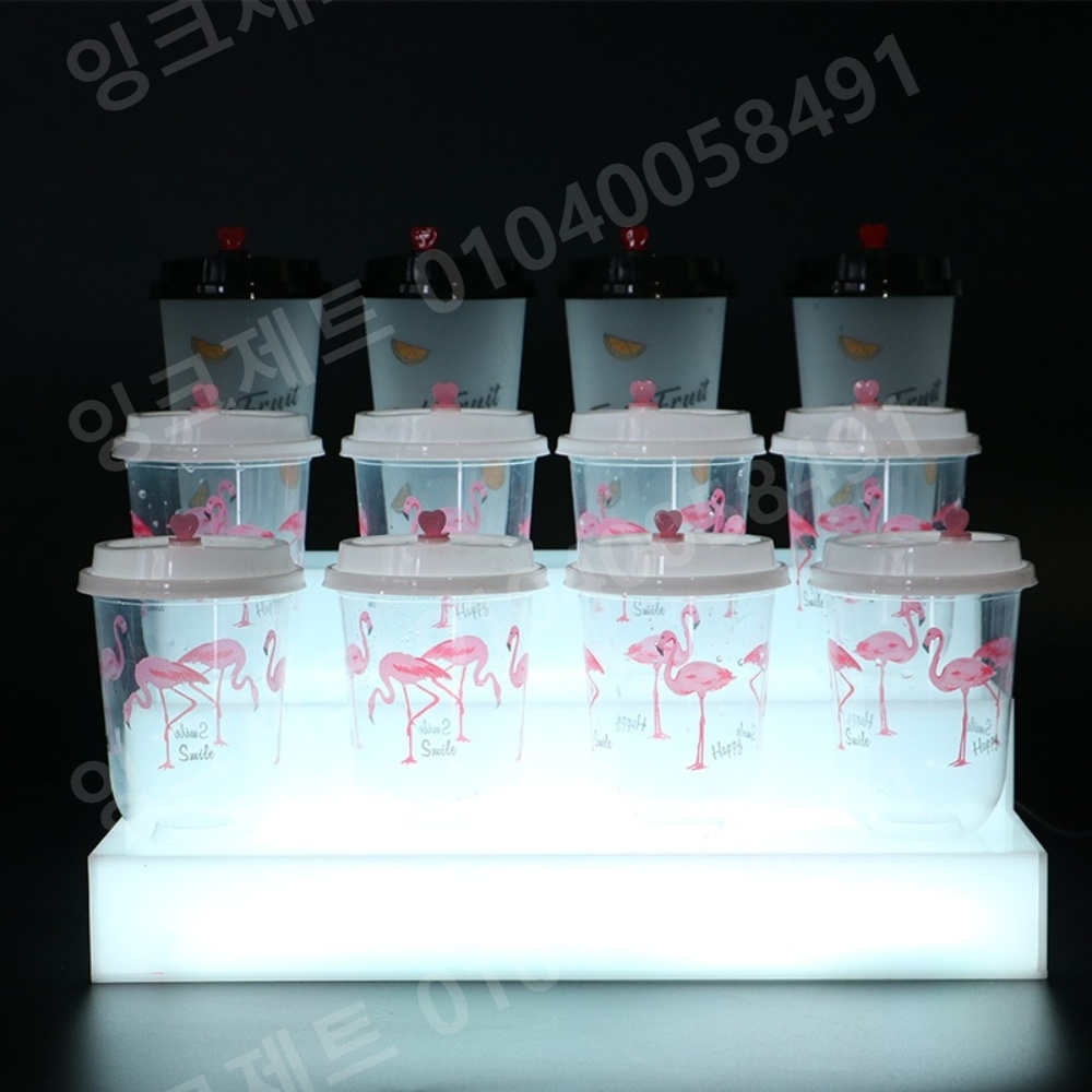 계단식 아크릴진열대 LED 발광 디스플레이 소품 경사 - 상품 이미지