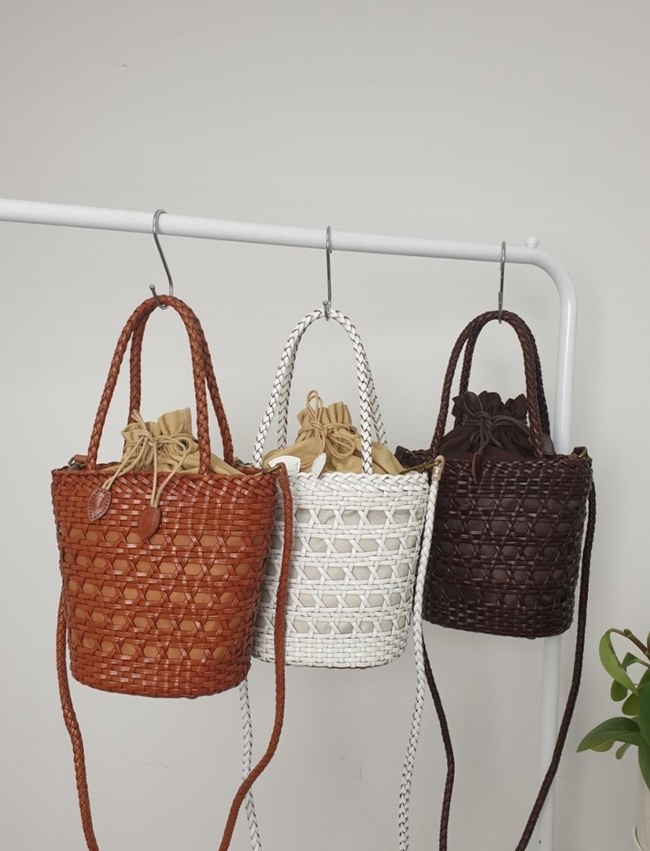 소가죽 캐내지 드래곤 메쉬 원통 라탄 버킷 토트백  여름 왕골 크로스가방