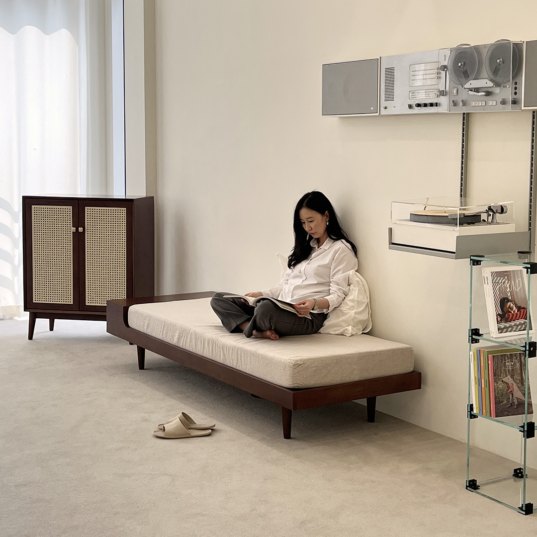 자야캠핑 포르보 원목 라탄 월넛 주방 수납장 장식장 800