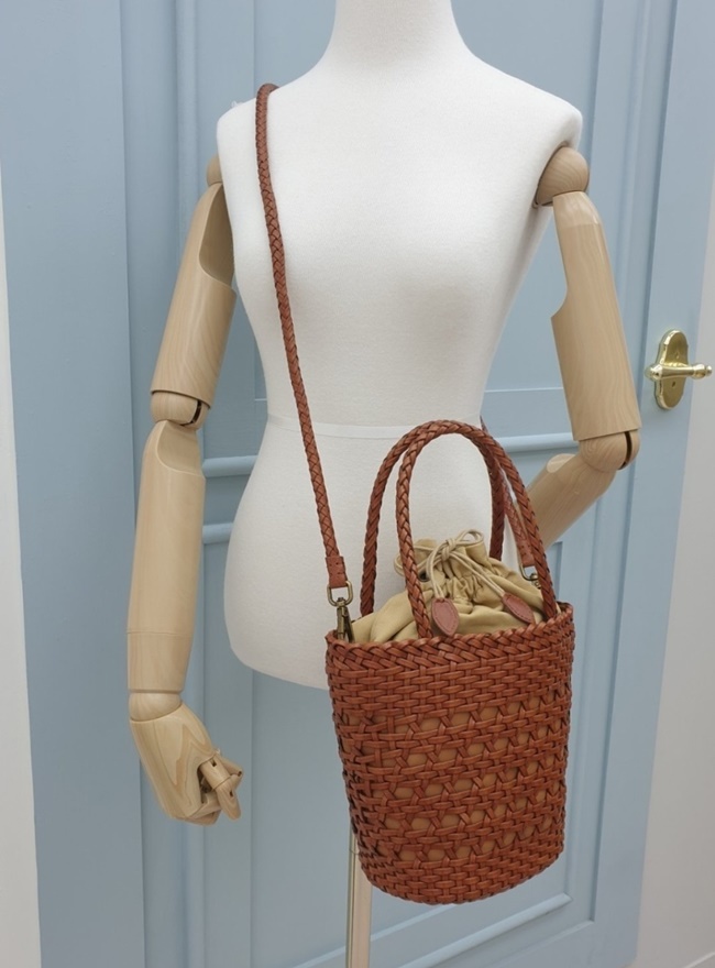 소가죽 캐내지 드래곤 메쉬 원통 라탄 버킷 토트백  여름 왕골 크로스가방