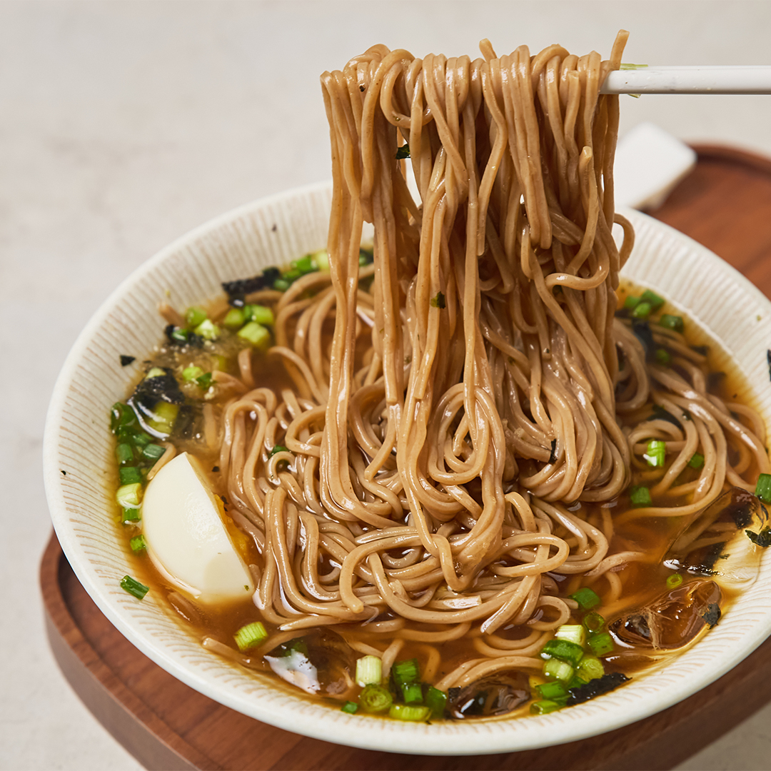 전통 제면 방식으로 더욱 쫄깃한 생면 메밀소바