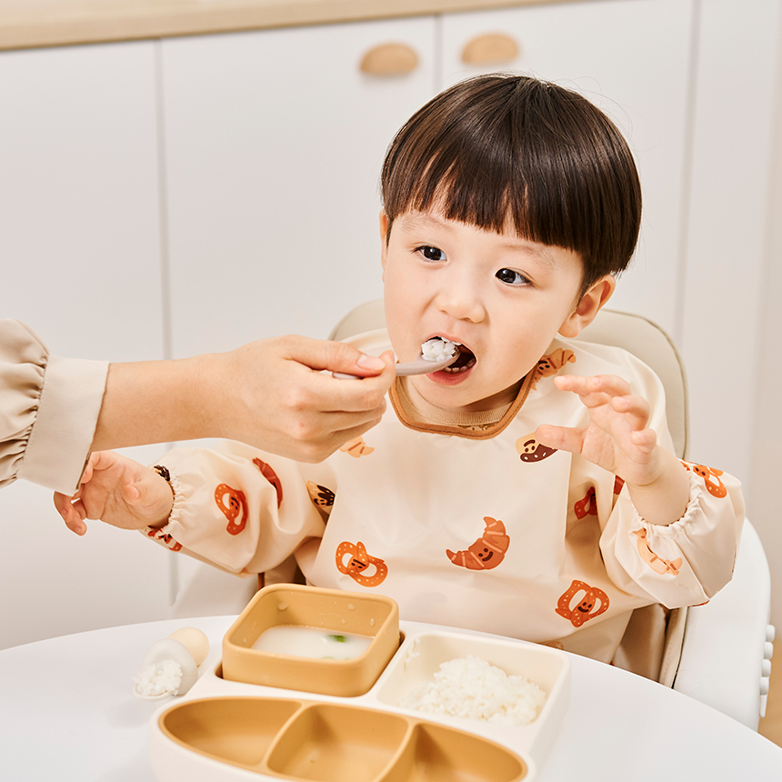 퍼기 더진한 가마솥 어린이 아기 한우 사골곰탕 곰국 육수 1BOX(200gx8팩)