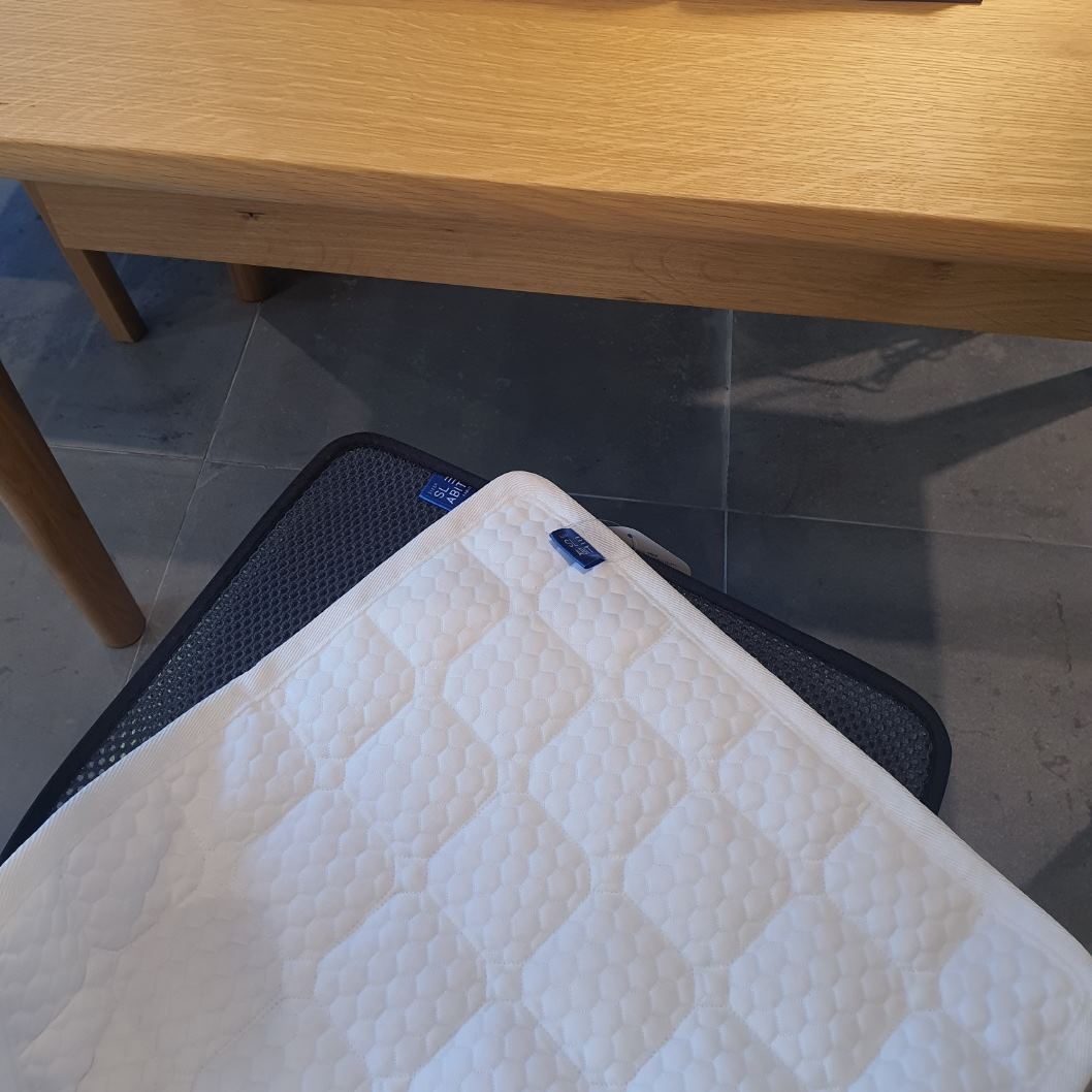 슬래빗 냉감방석 쿨링 쿨 시원한 의자 얼음 여름 듀라론방석